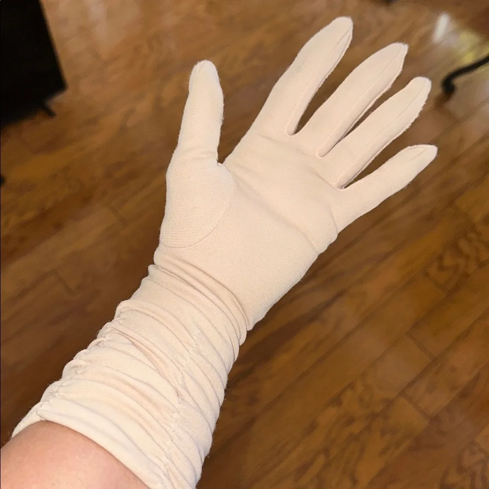 Vintage 60s New York Glove Co Nylon Tan Gloves‎ with elastic ruched sides